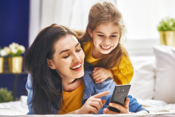 mom and daughter on phone